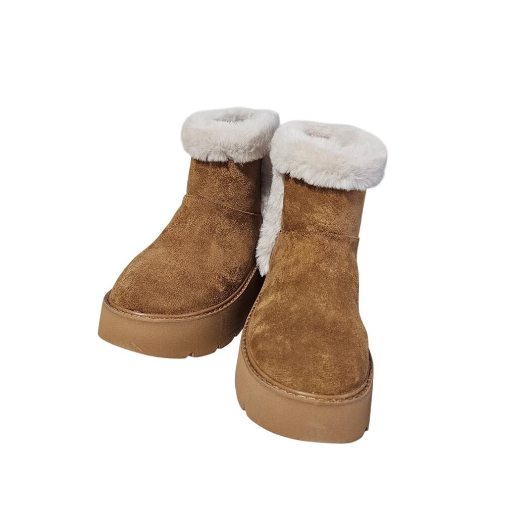 Time & Tru Women's Mini Faux Fur Cozy Boot Size 8